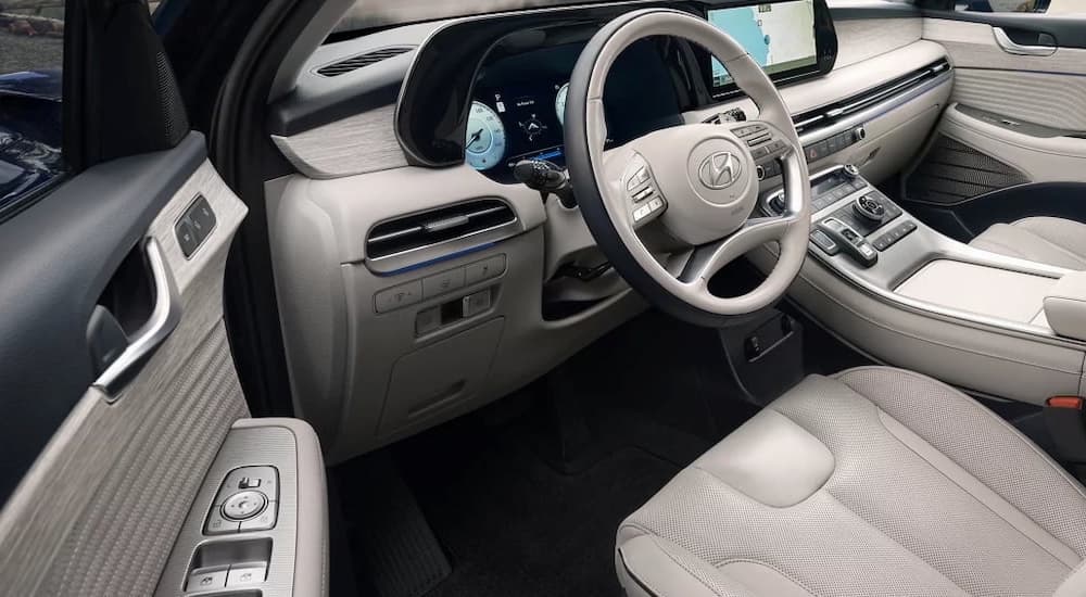 White interior cabin and dashboard of a 2024 Hyundai Palisade.