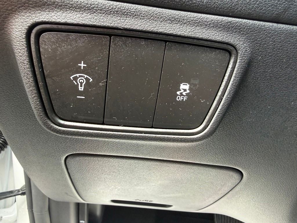 2023 Hyundai TUCSON SE