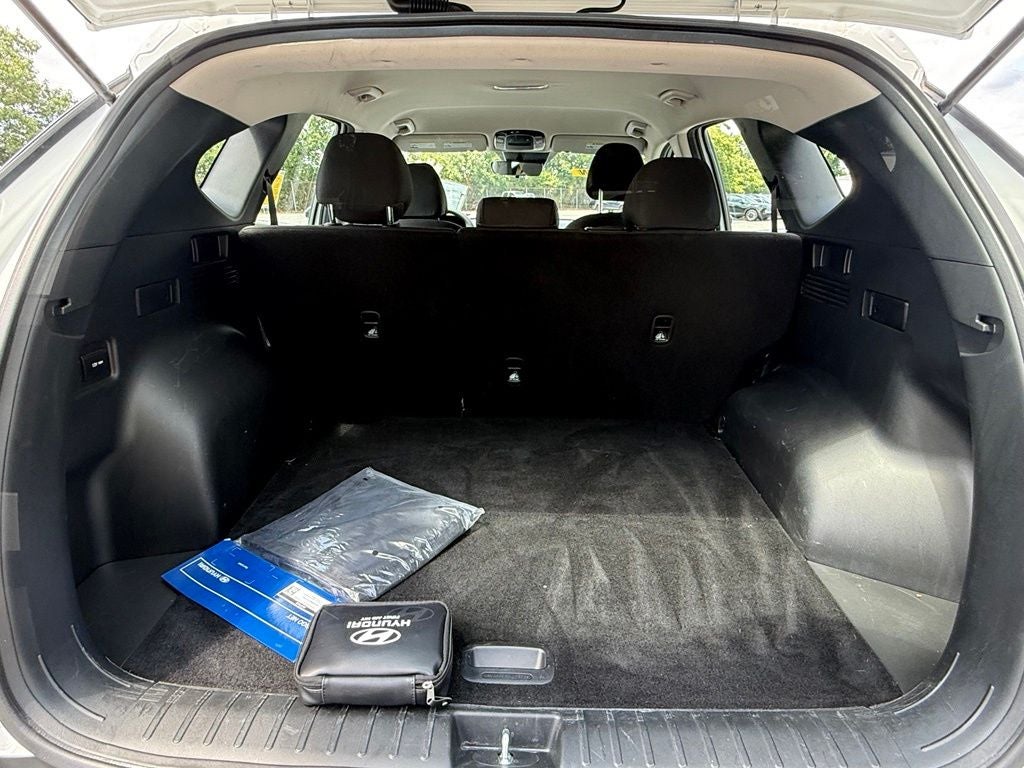 2023 Hyundai TUCSON SE