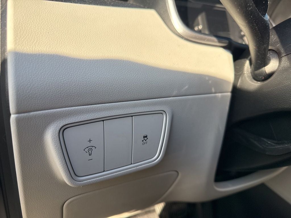 2022 Hyundai TUCSON SE