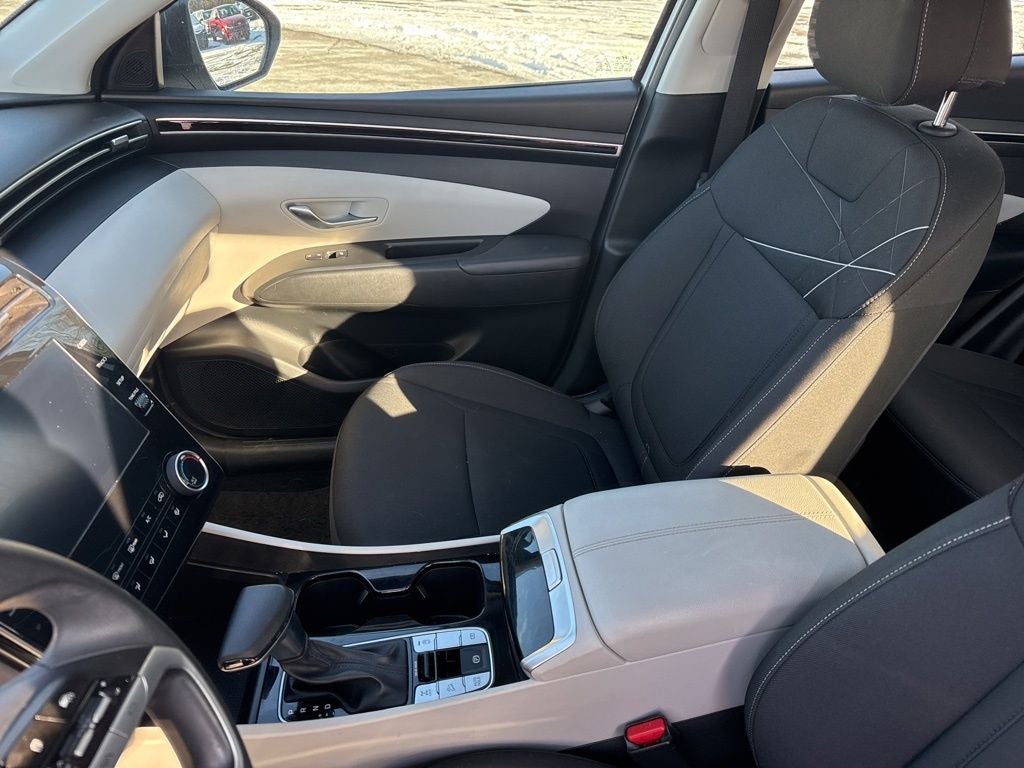 2022 Hyundai TUCSON SE