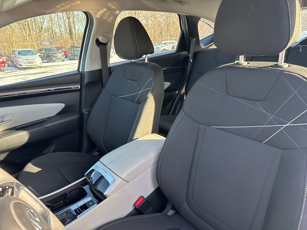 2022 Hyundai TUCSON SE