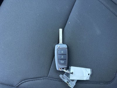 2022 Hyundai TUCSON SE