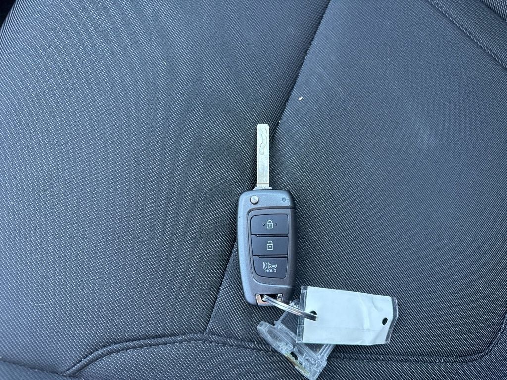 2022 Hyundai TUCSON SE