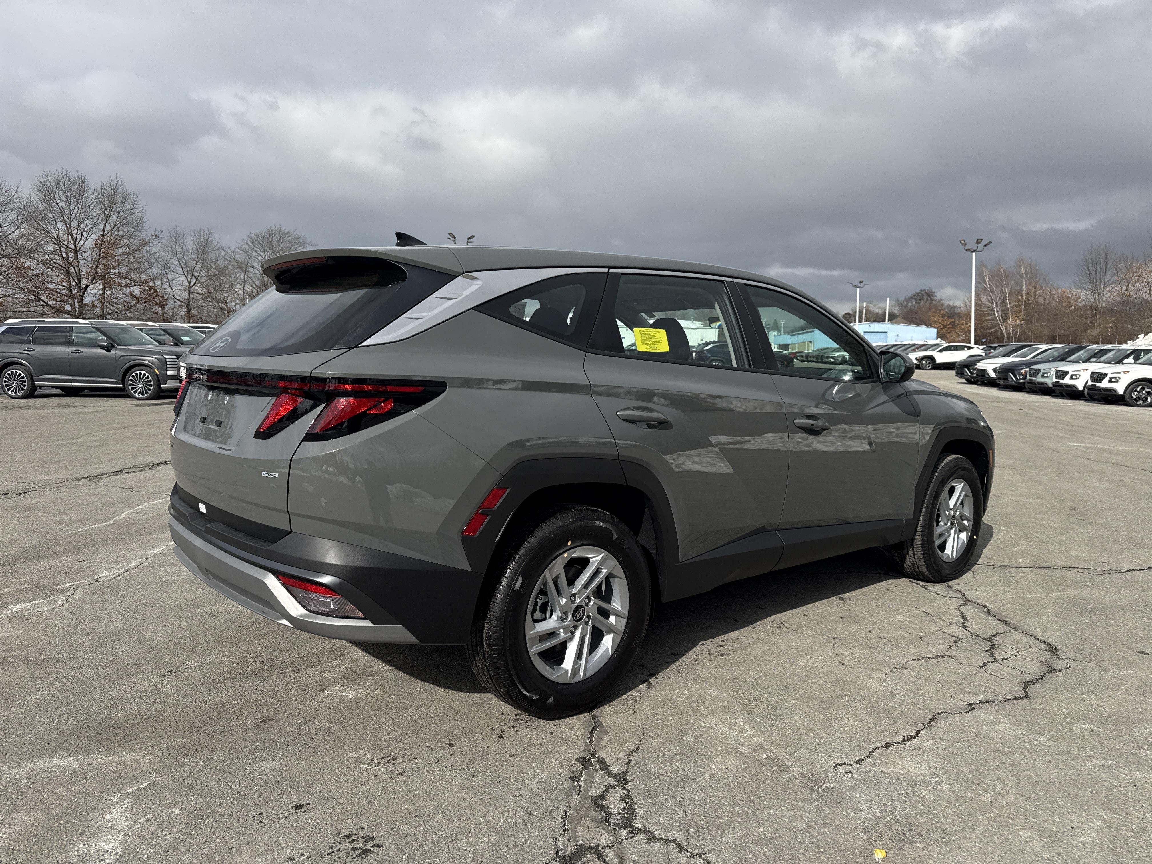 2026 Hyundai TUCSON SE
