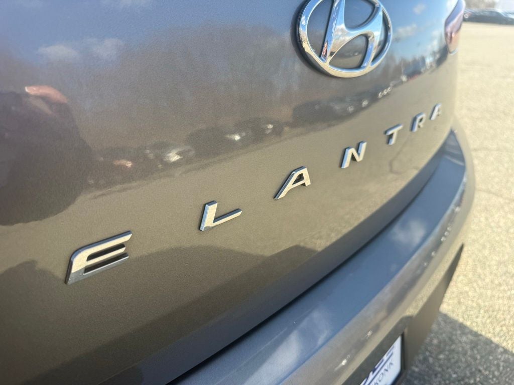 2020 Hyundai ELANTRA SE