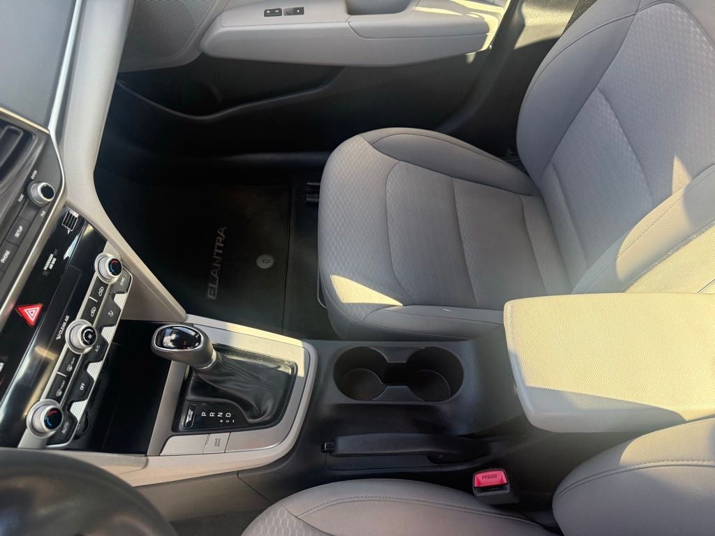 2020 Hyundai ELANTRA SE