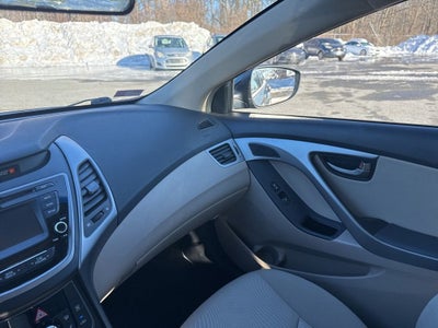 2014 Hyundai ELANTRA SE