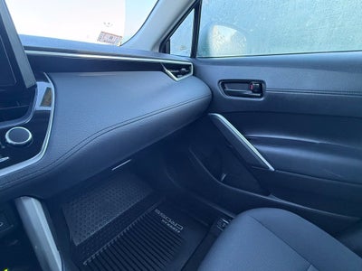 2024 Toyota Corolla Cross LE