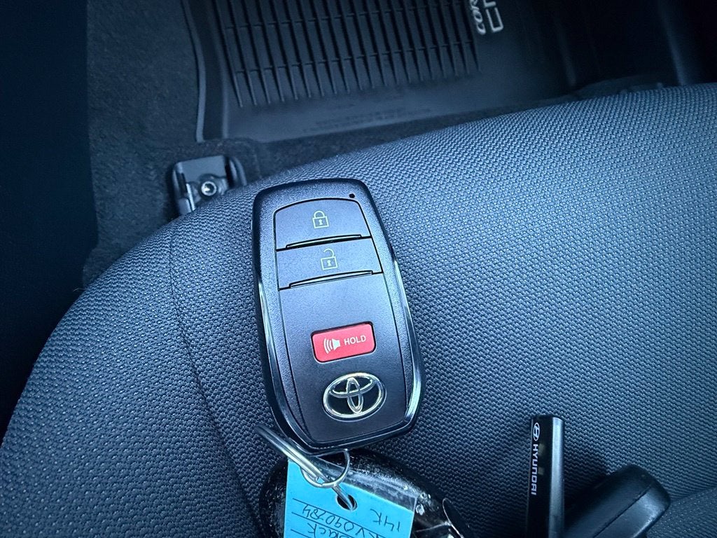 2024 Toyota Corolla Cross LE