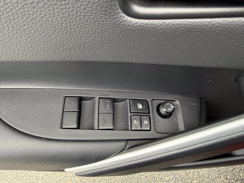2024 Toyota Corolla Cross Hybrid XSE