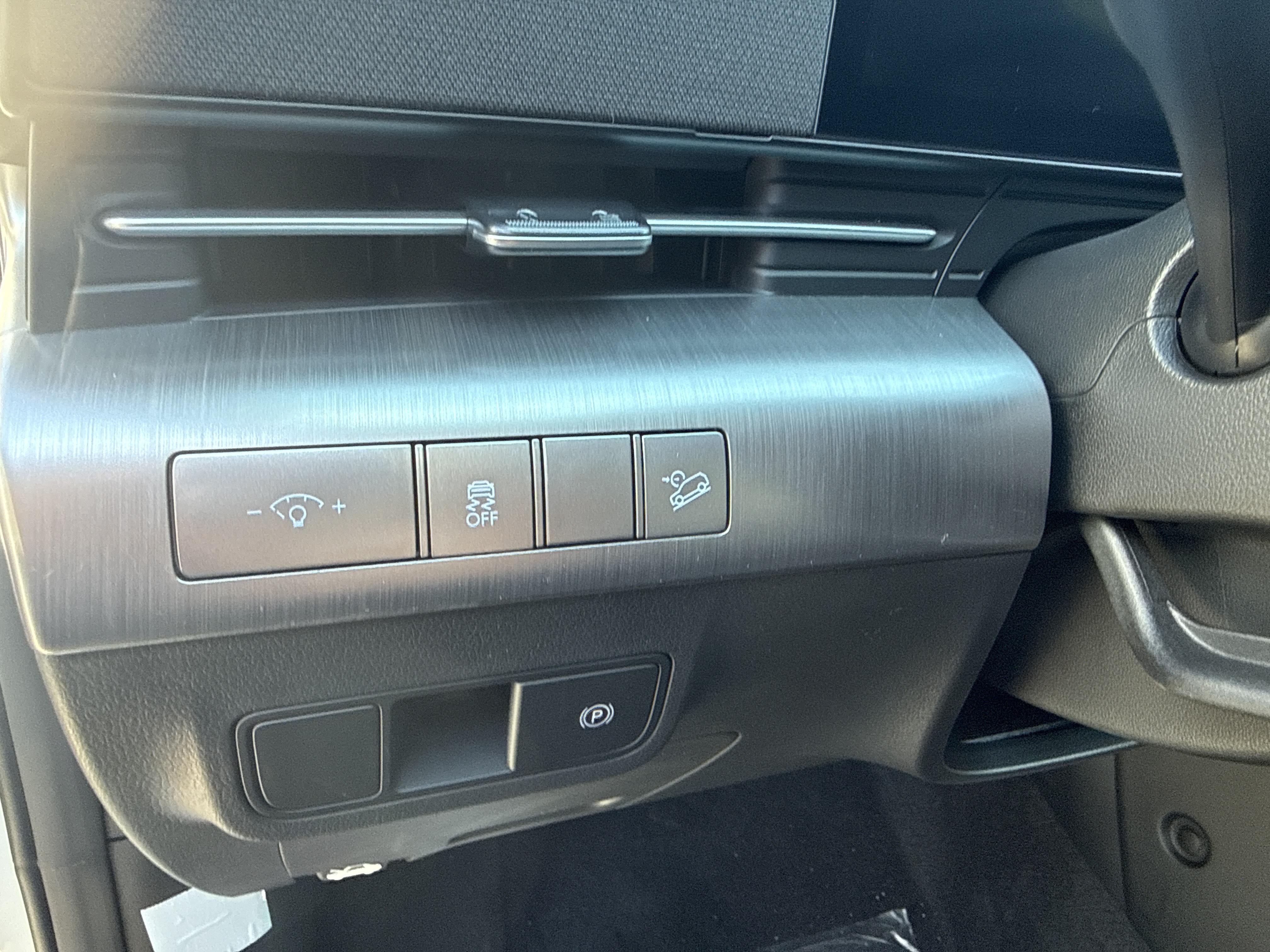 2027 Hyundai KONA SE