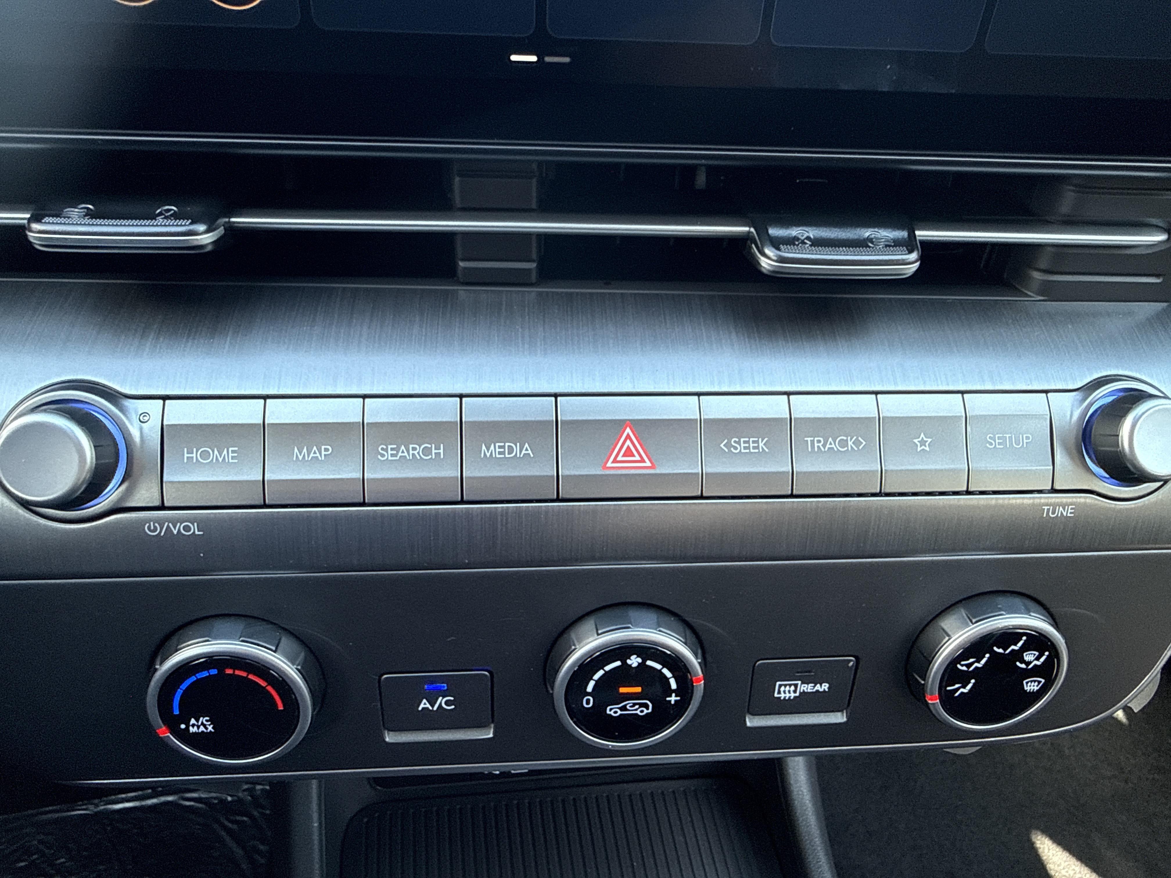 2027 Hyundai KONA SE
