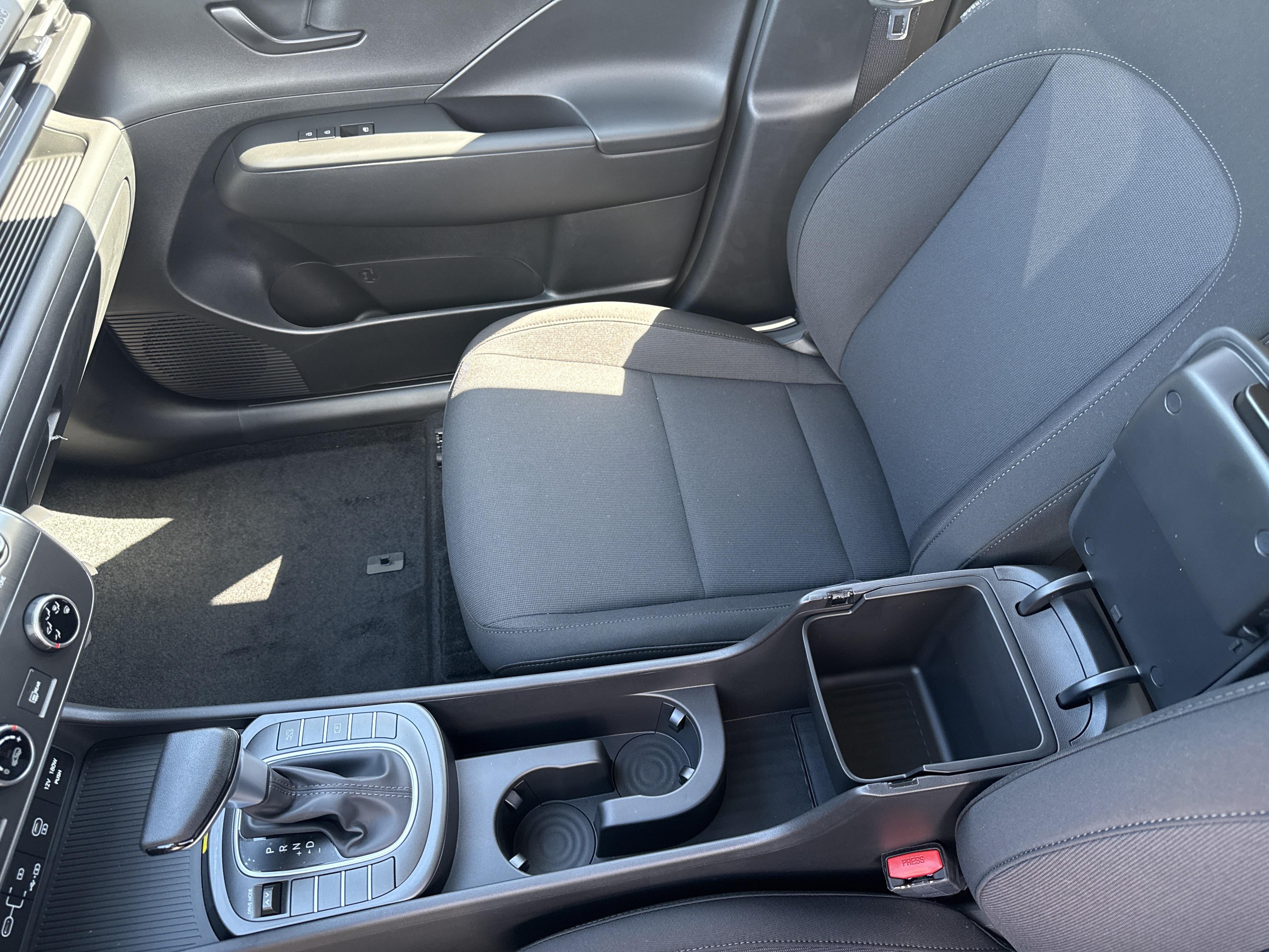 2027 Hyundai KONA SE
