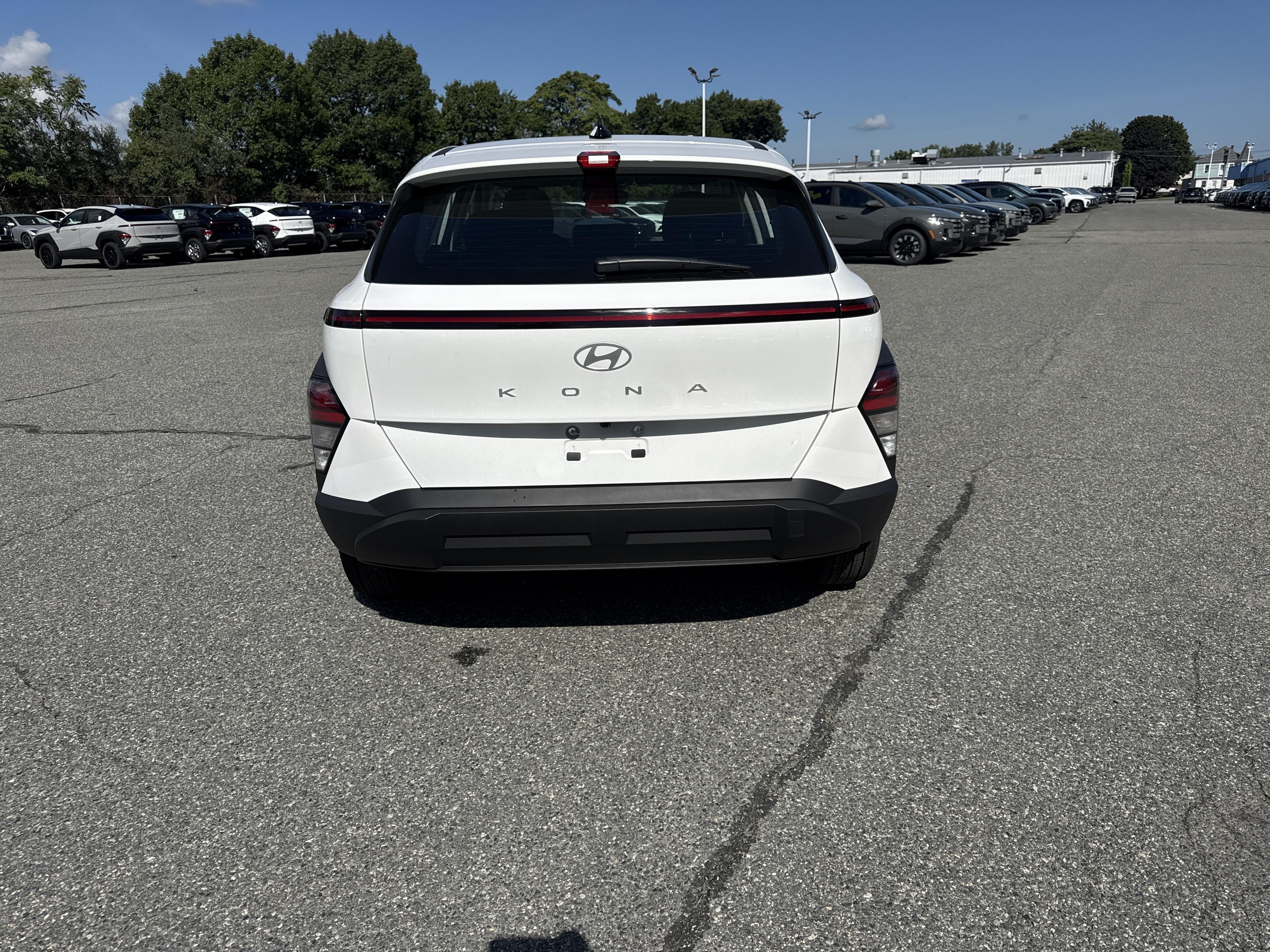 2027 Hyundai KONA SE