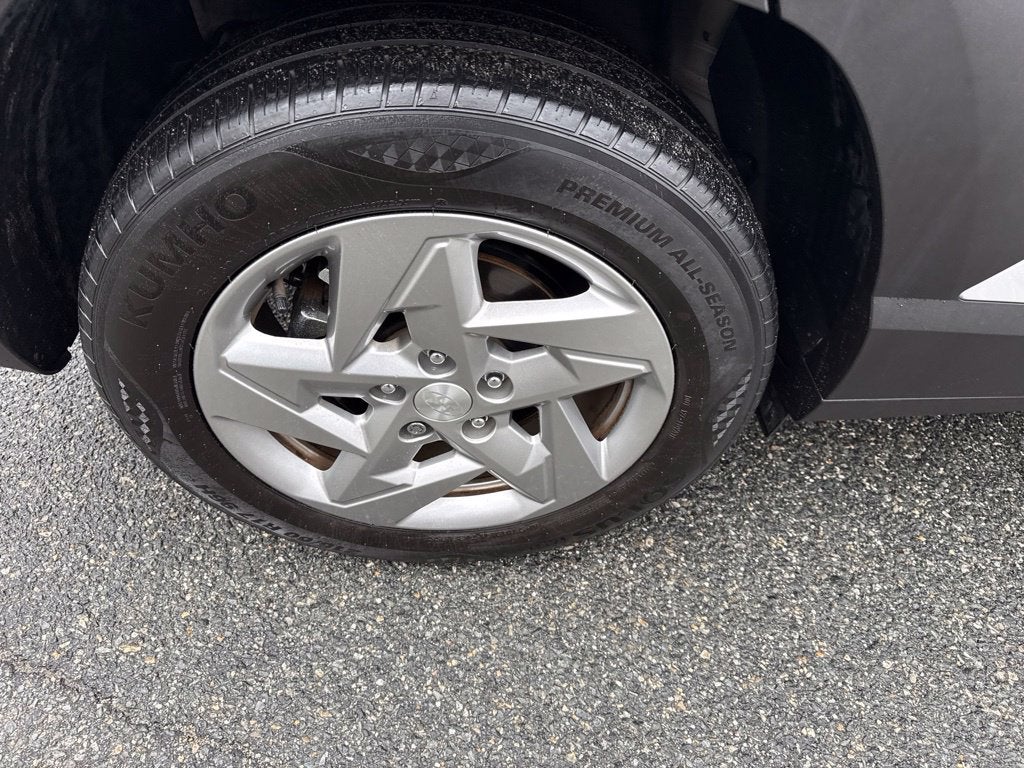 2024 Hyundai KONA SE