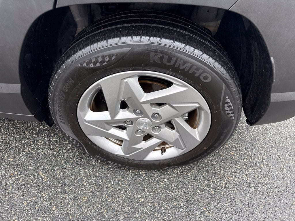 2024 Hyundai KONA SE