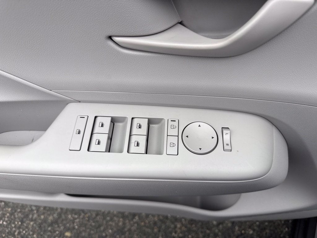 2024 Hyundai KONA SE