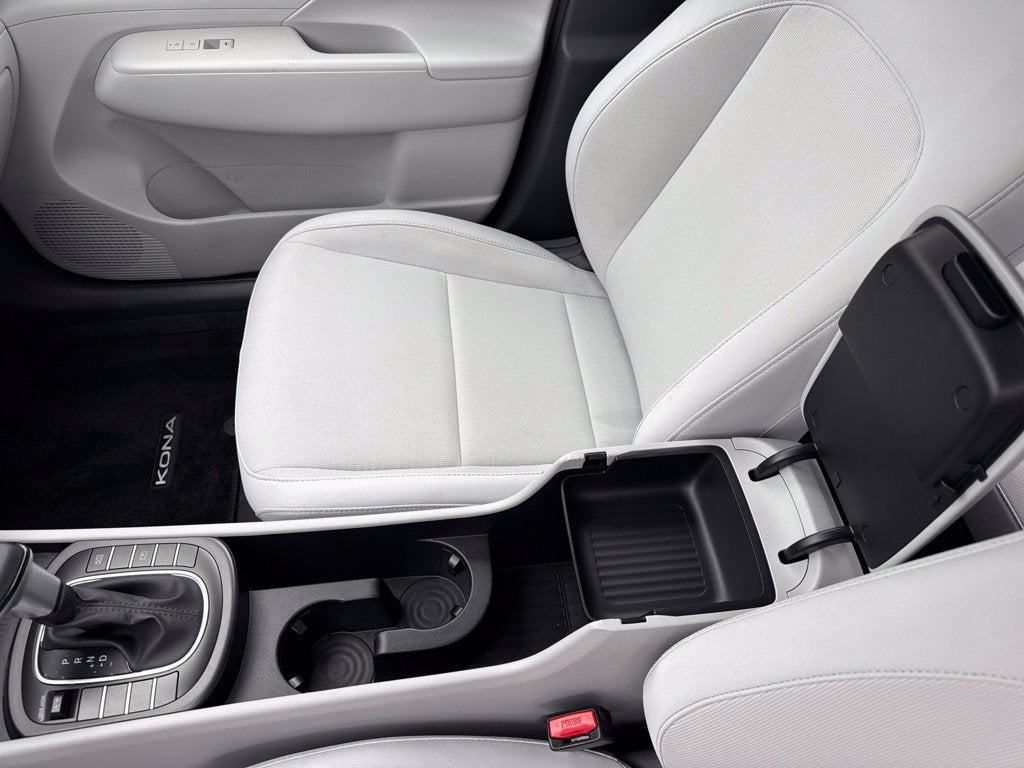 2024 Hyundai KONA SE