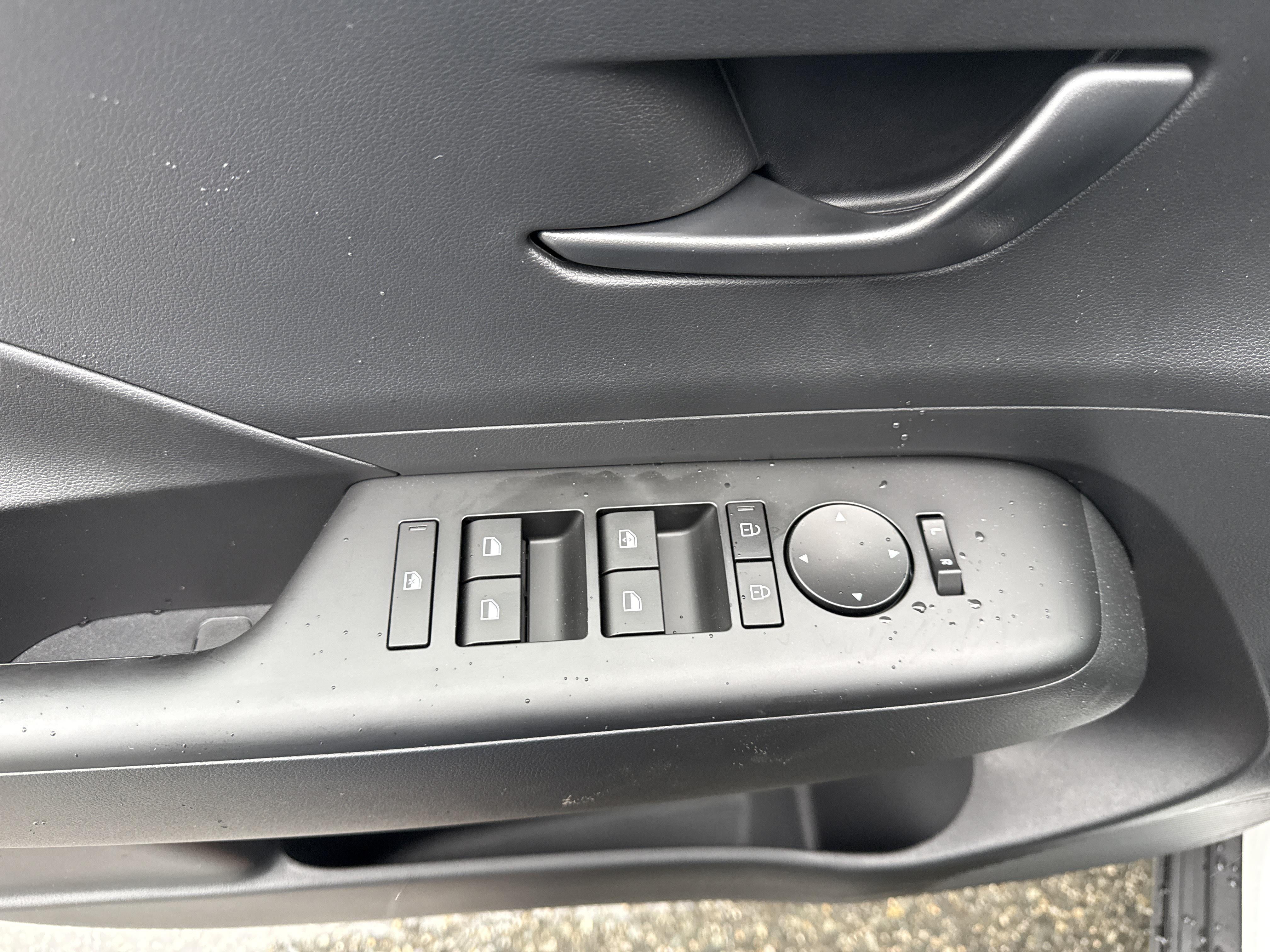 2027 Hyundai KONA SE