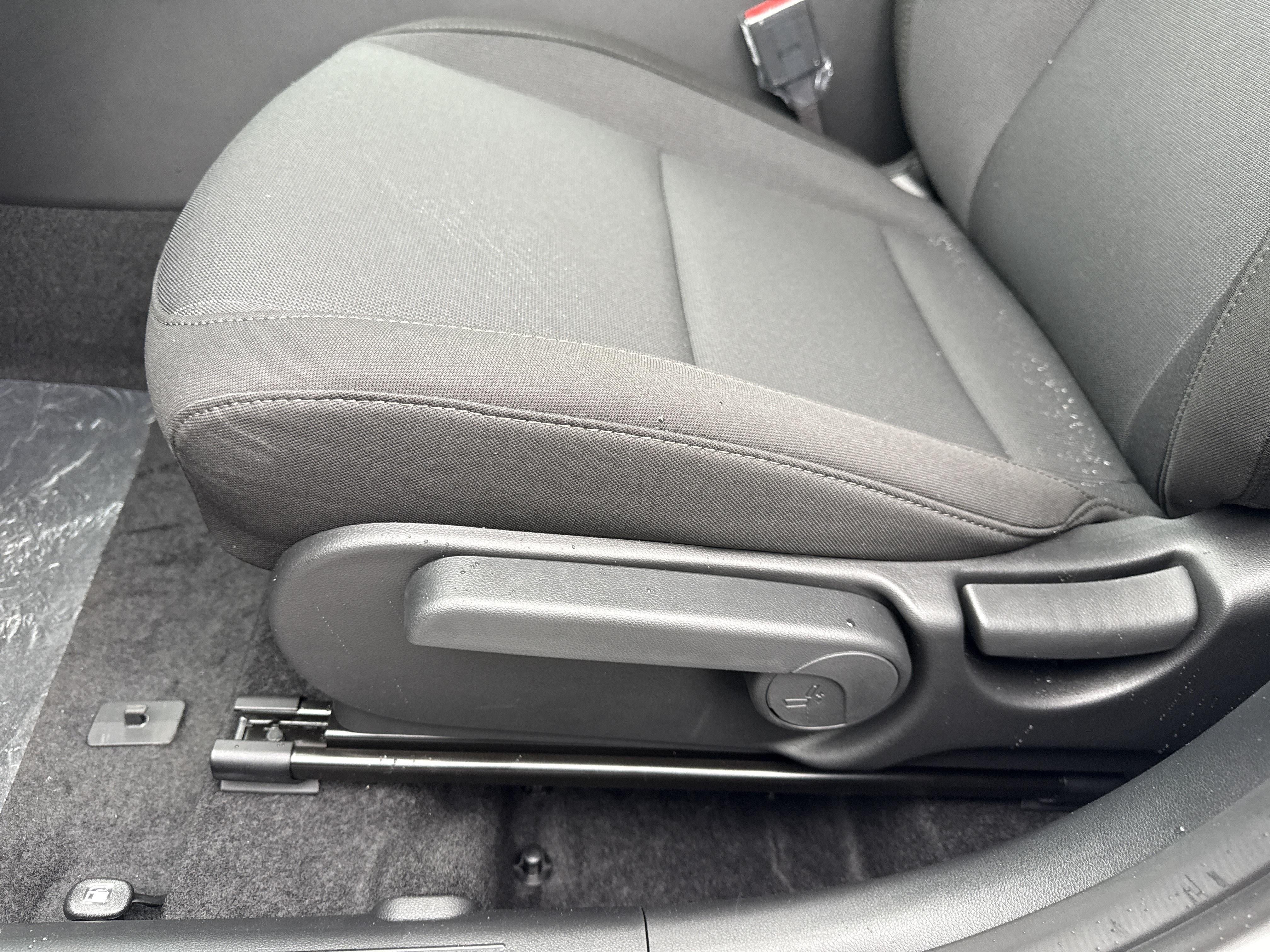 2027 Hyundai KONA SE
