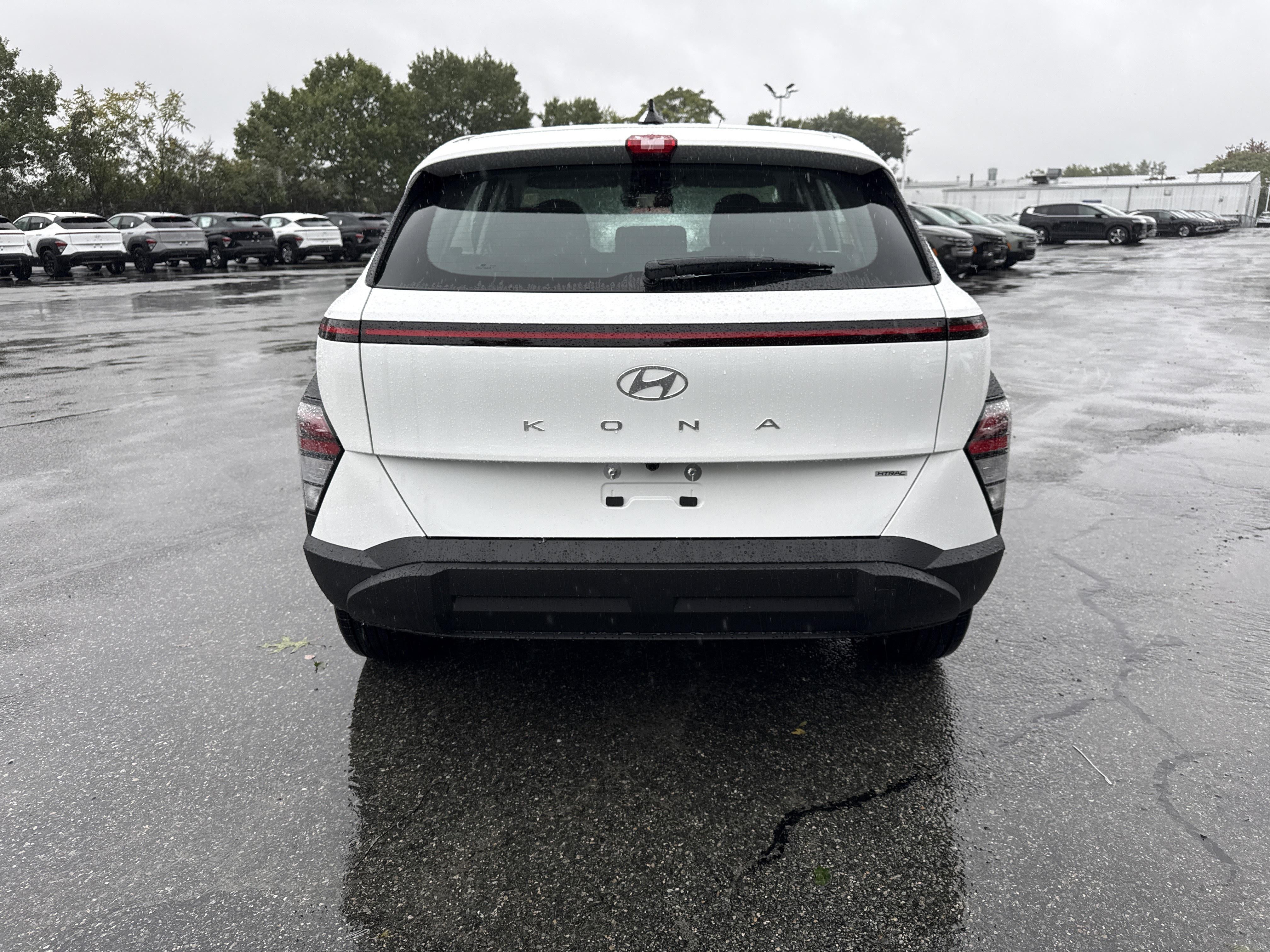 2027 Hyundai KONA SE