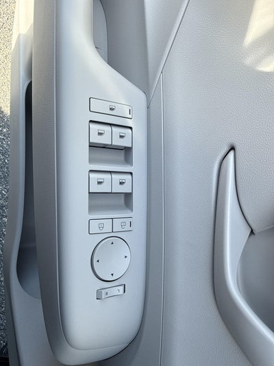 2027 Hyundai KONA SE