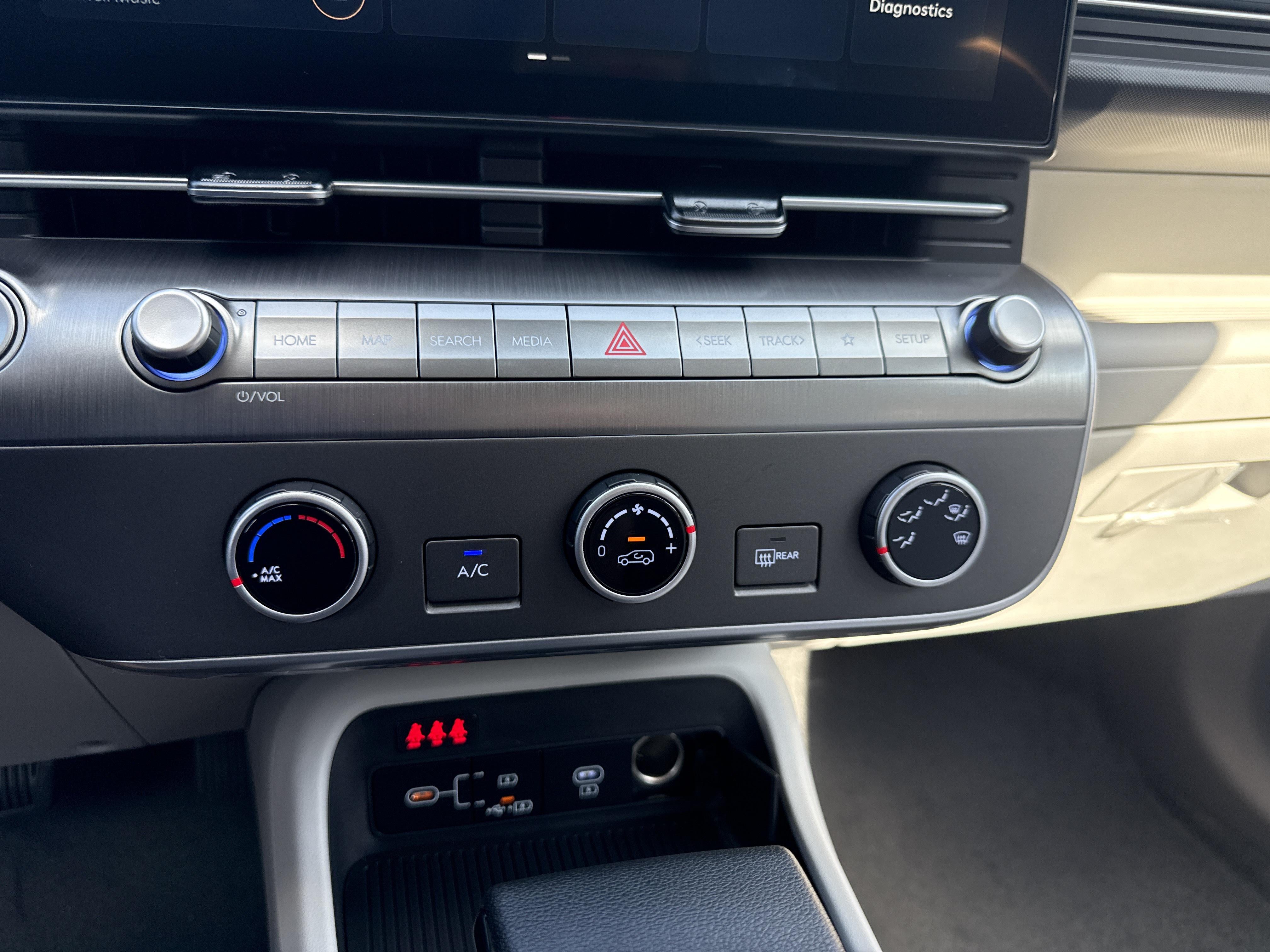 2027 Hyundai KONA SE