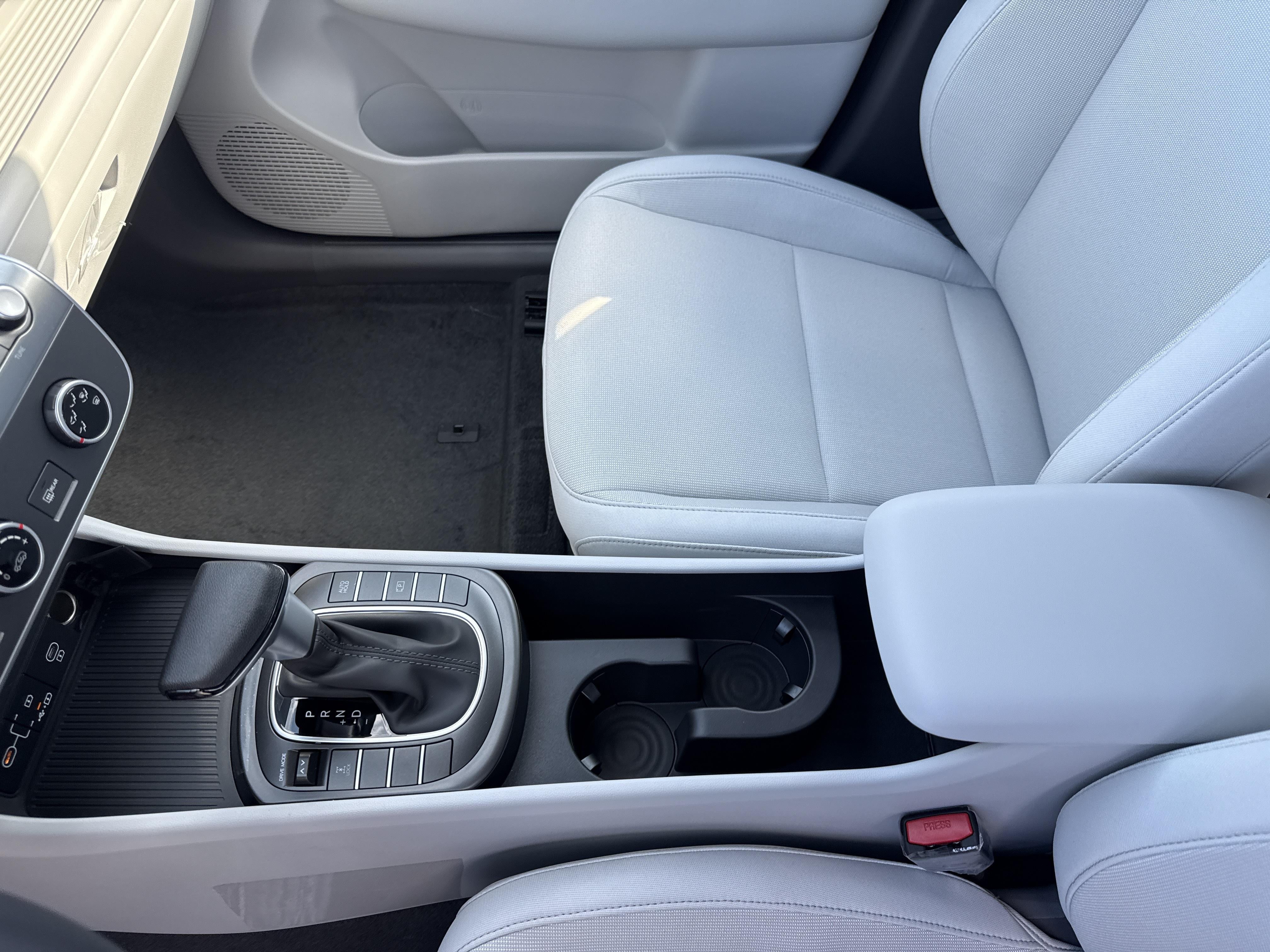 2027 Hyundai KONA SE