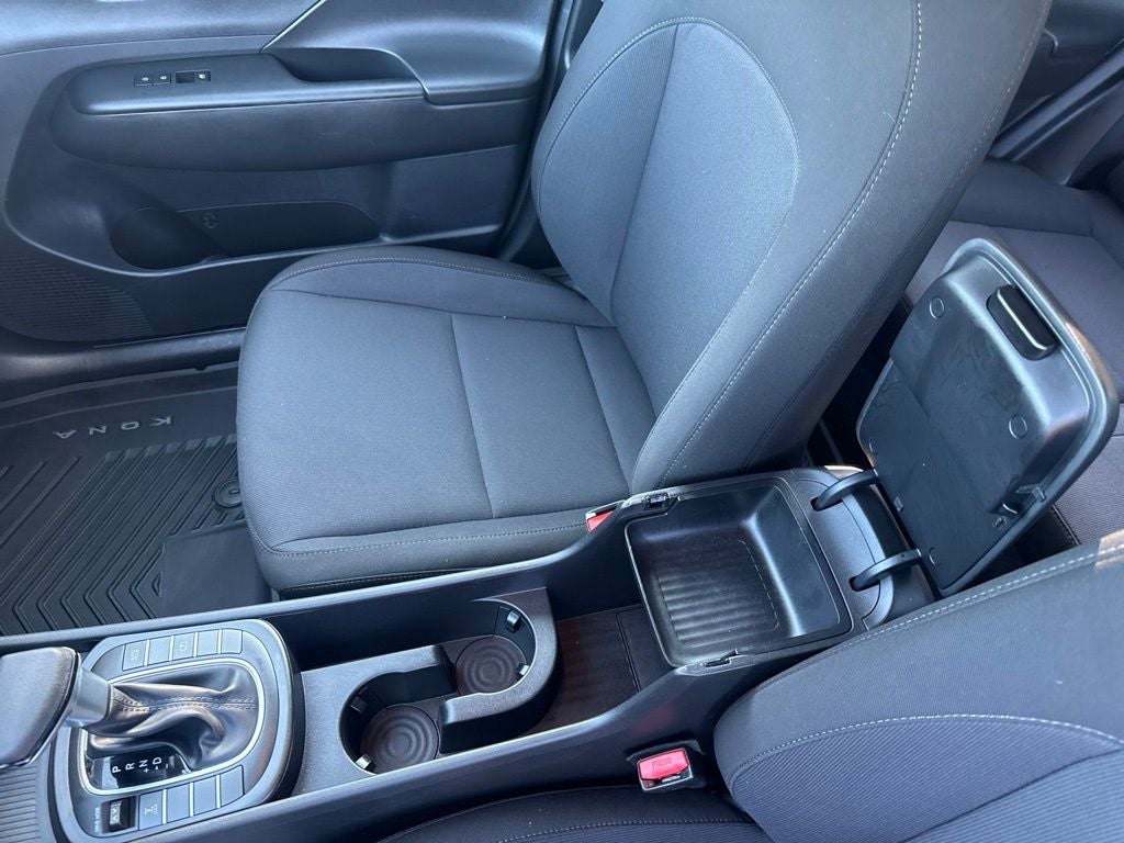 2025 Hyundai KONA SE