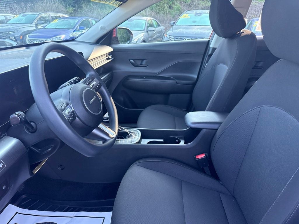 2025 Hyundai KONA SE