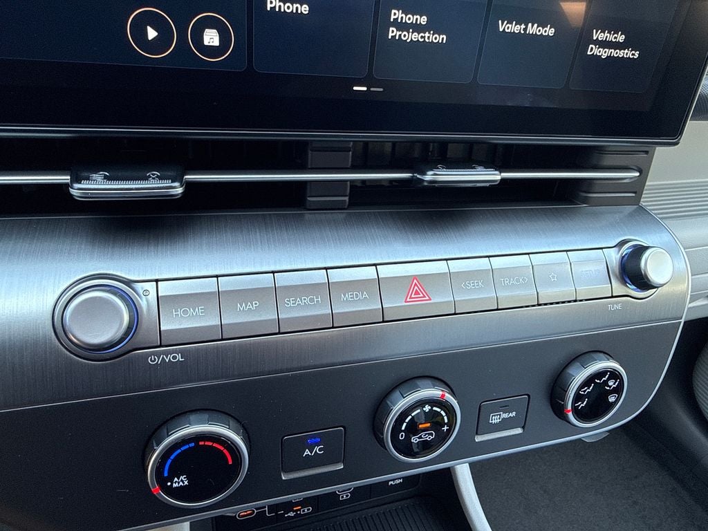 2027 Hyundai KONA SE