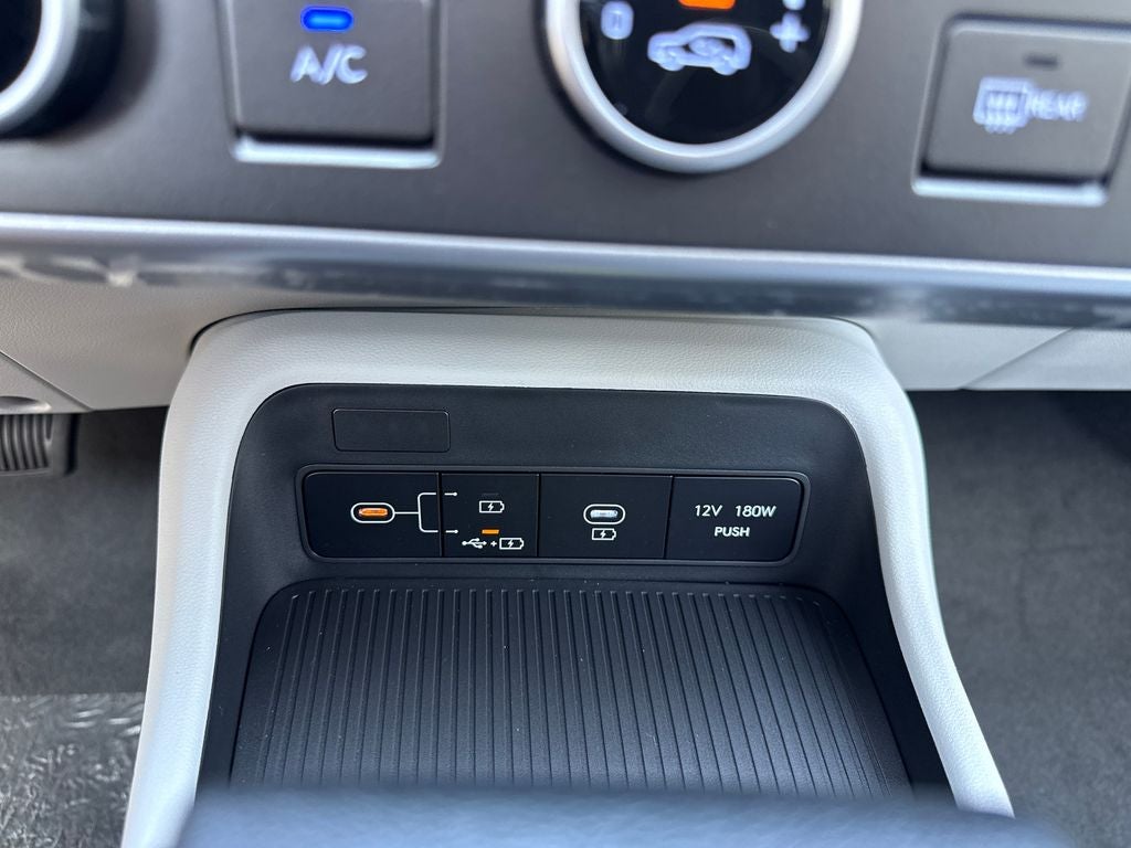 2027 Hyundai KONA SE