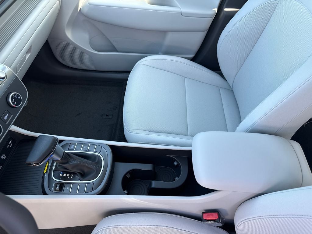 2027 Hyundai KONA SE