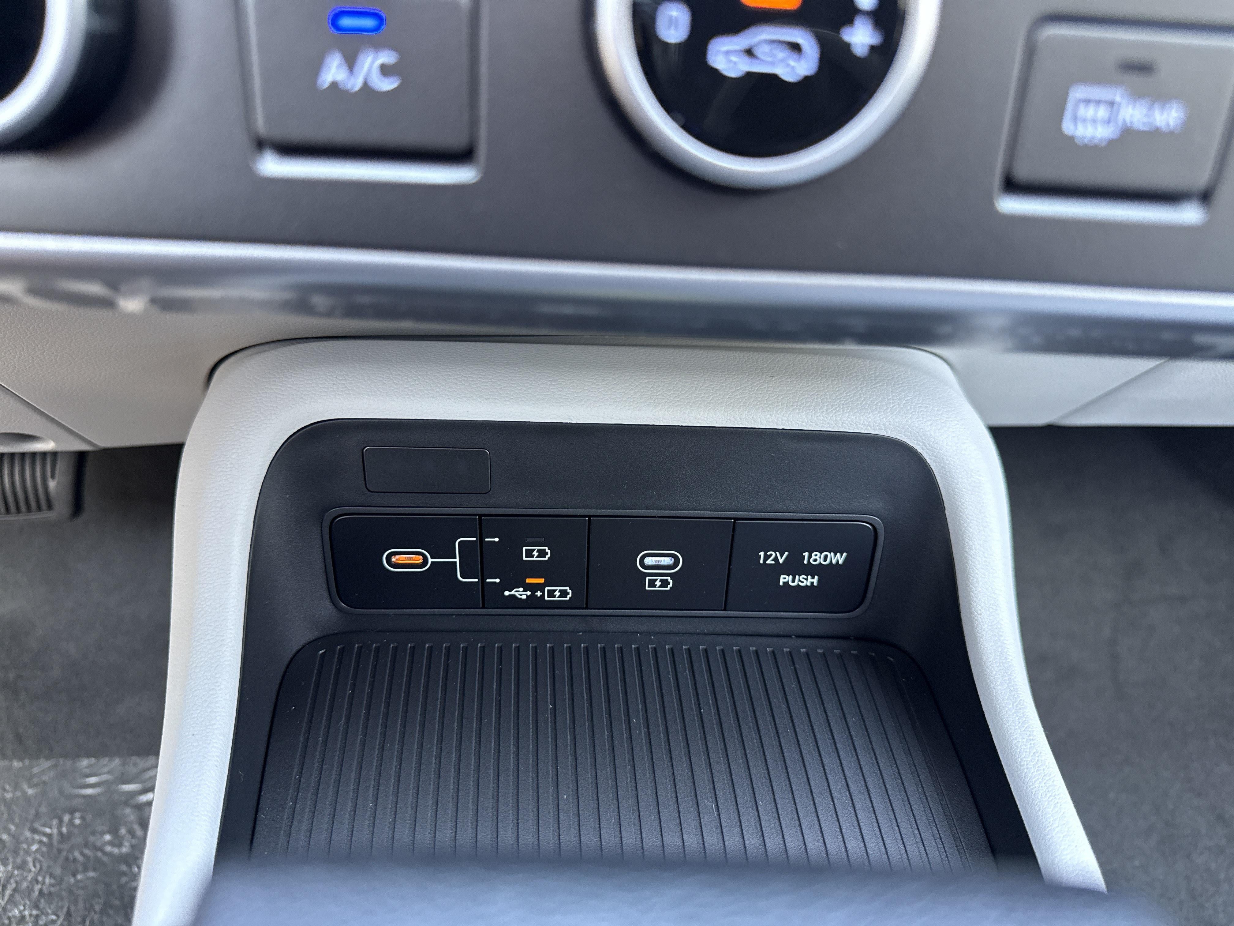 2027 Hyundai KONA SE