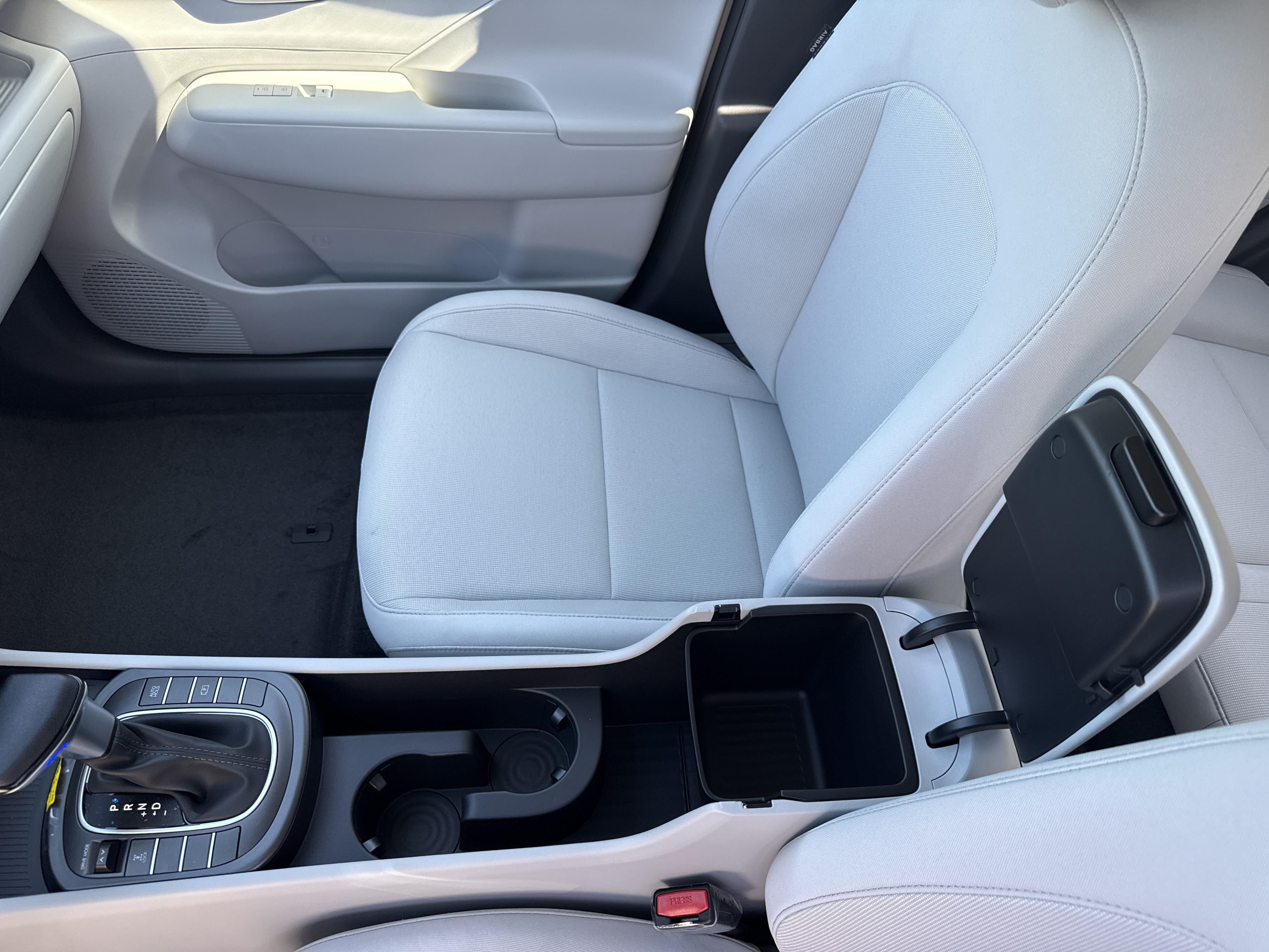 2027 Hyundai KONA SE
