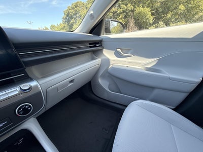2027 Hyundai KONA SE