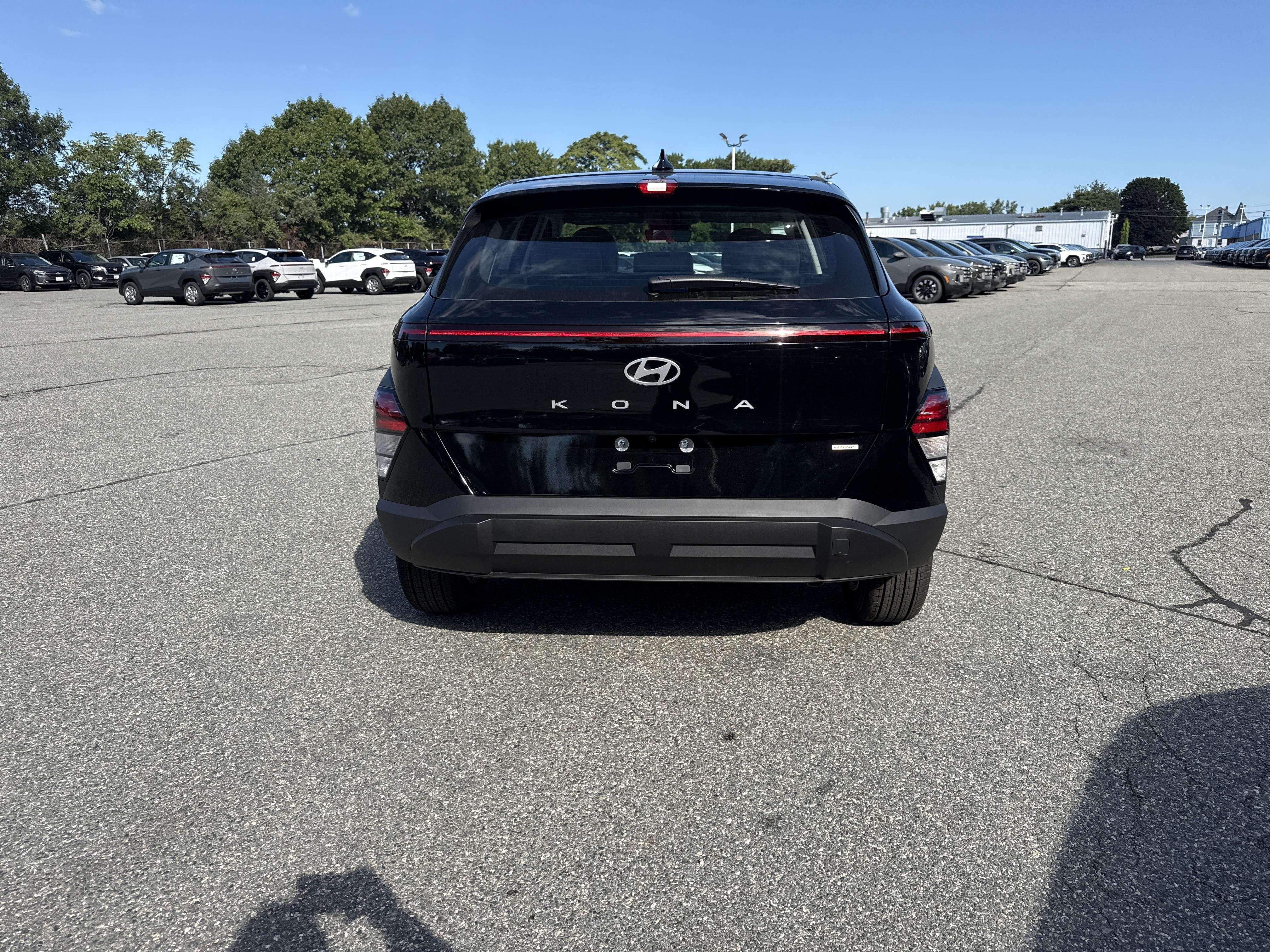 2027 Hyundai KONA SE