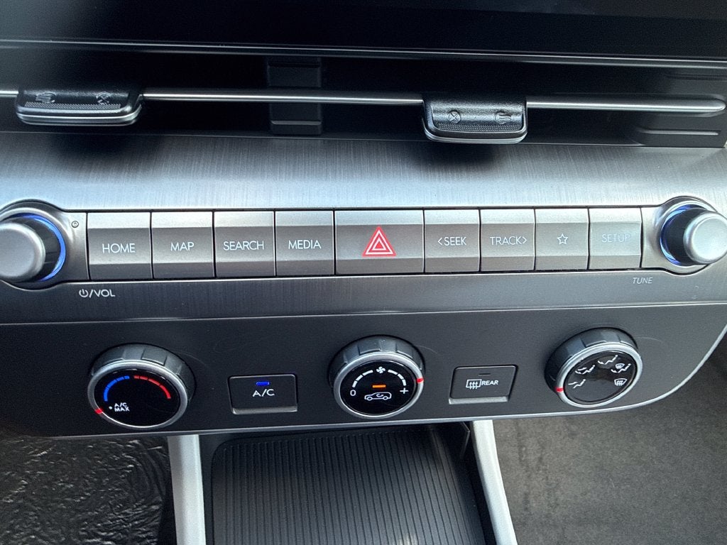 2027 Hyundai KONA SE