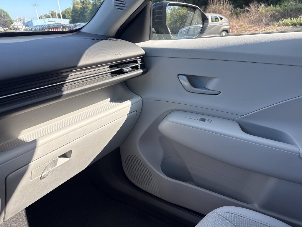 2027 Hyundai KONA SE