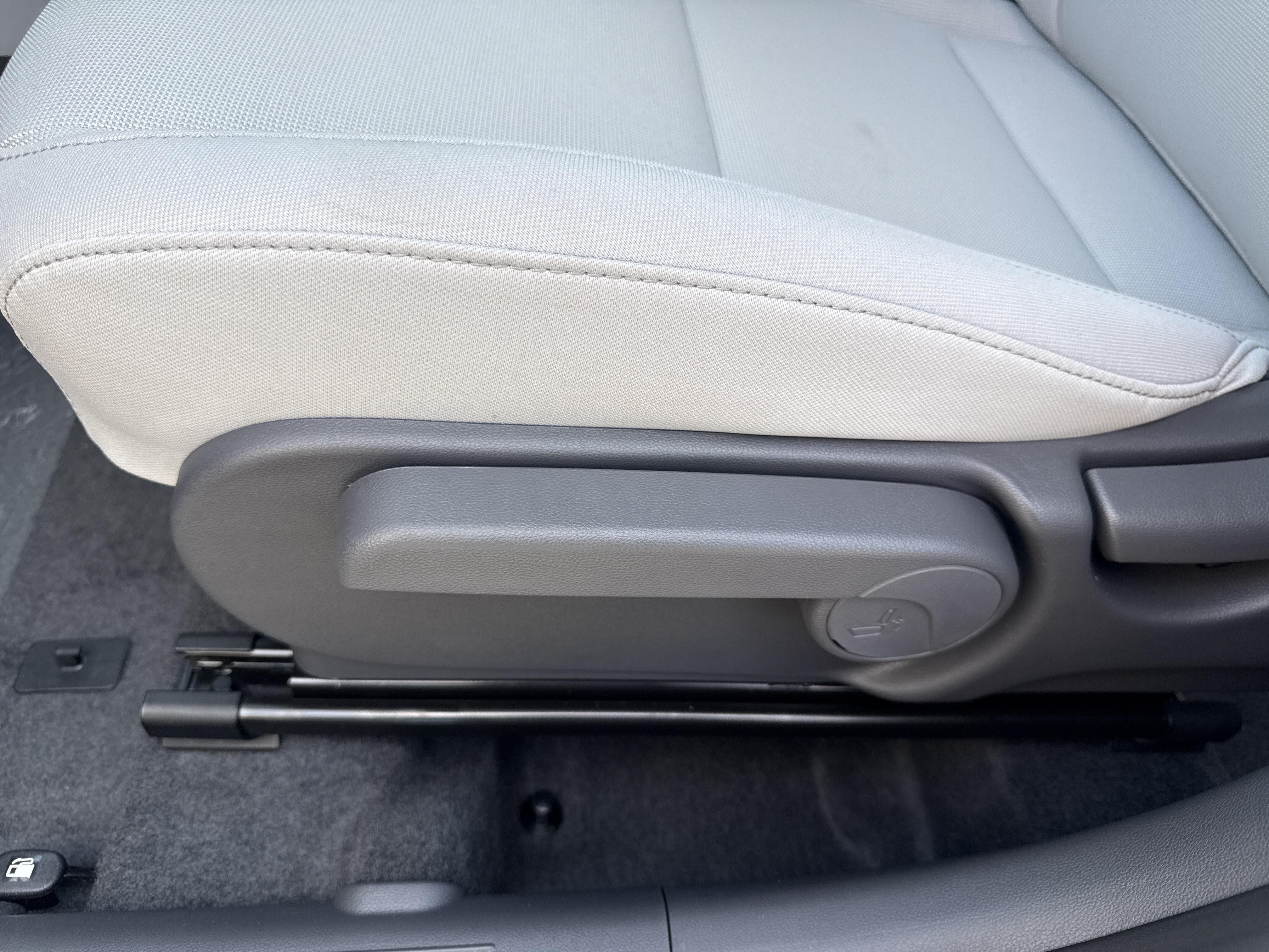 2027 Hyundai KONA SE