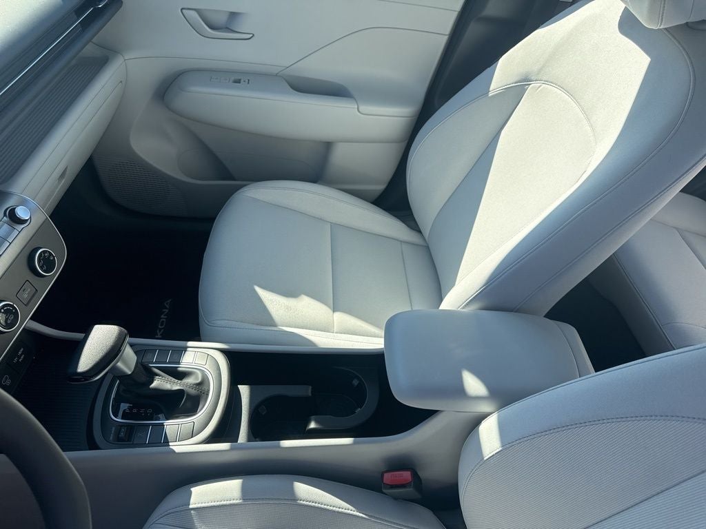 2026 Hyundai KONA SE