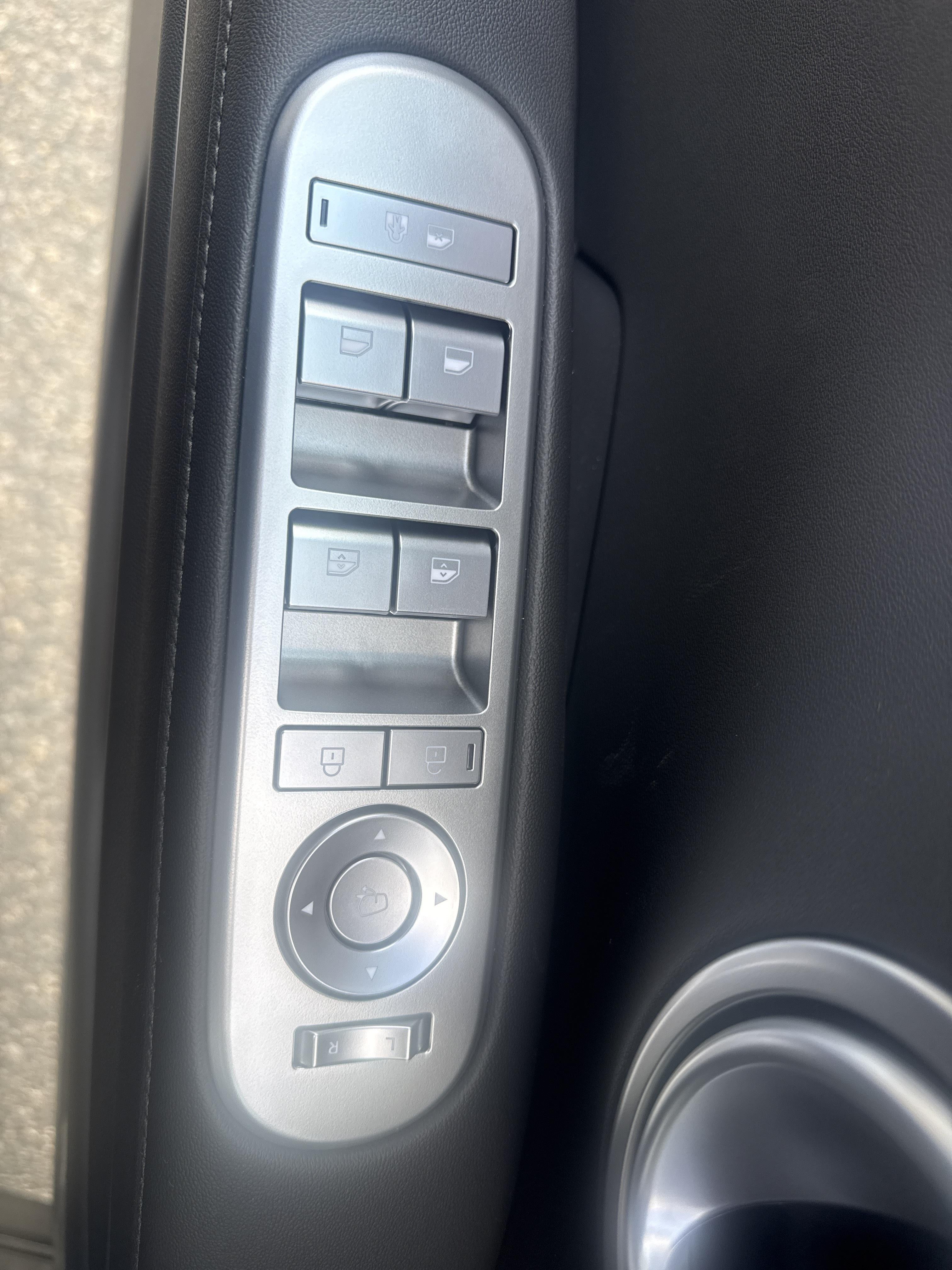 2027 Hyundai PALISADE HYBRID SEL Premium 8 Passenger