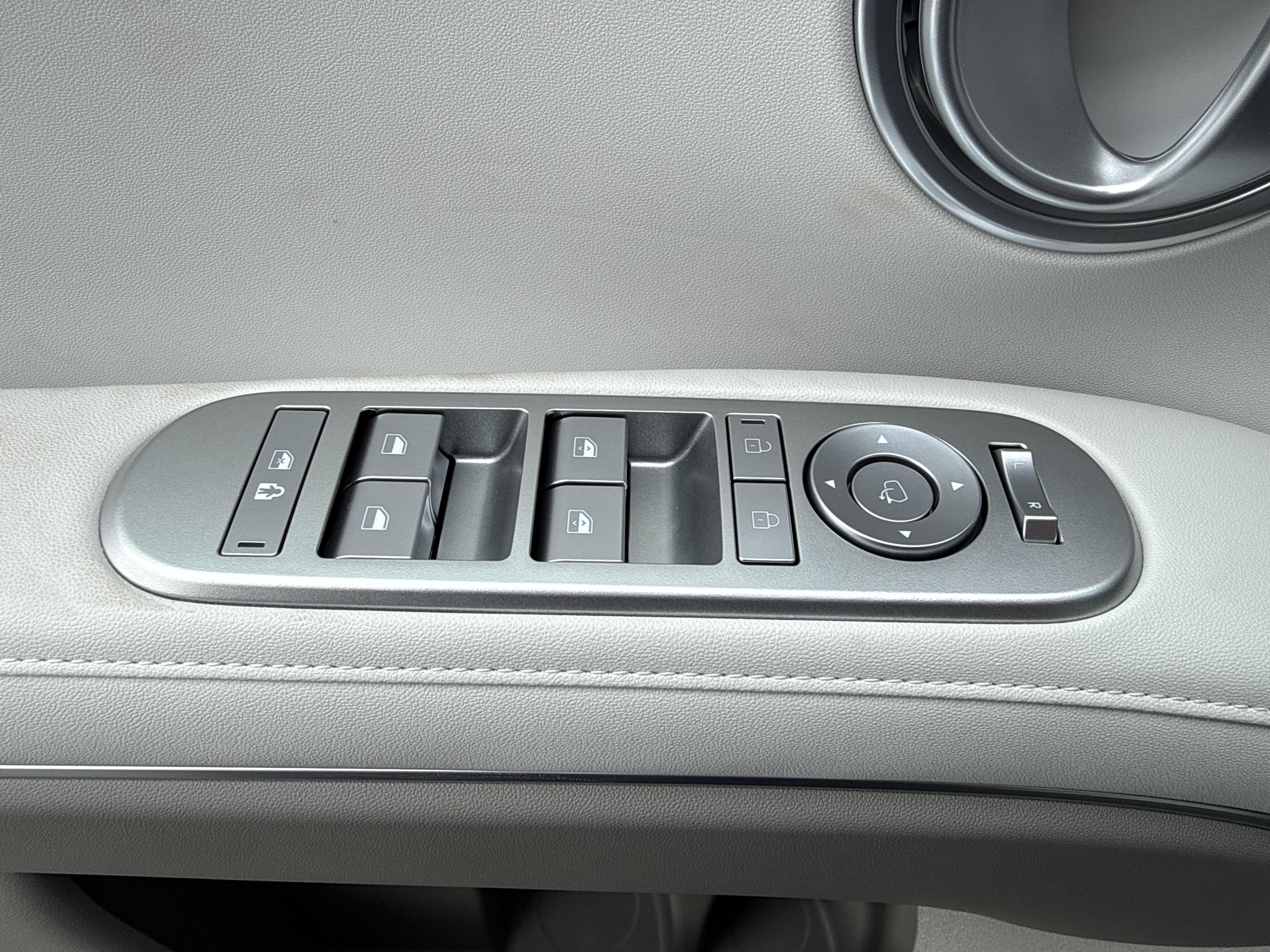 2027 Hyundai PALISADE HYBRID SEL Premium 7 Passenger