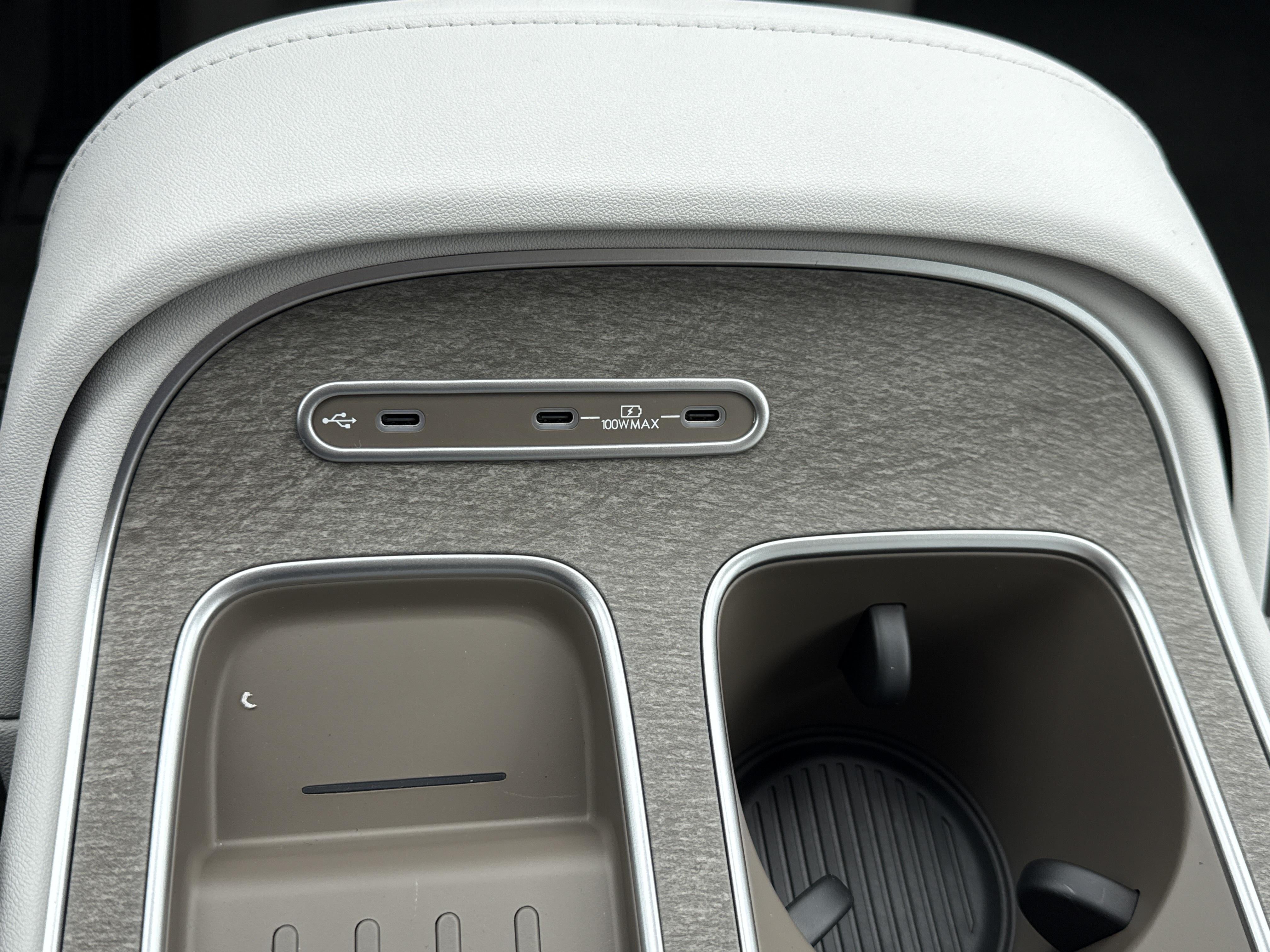 2027 Hyundai PALISADE HYBRID SEL Premium 7 Passenger