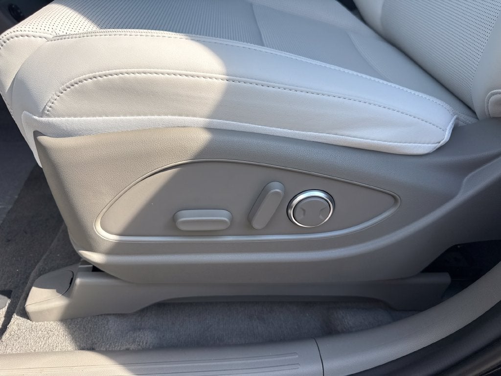 2026 Hyundai PALISADE HYBRID SEL 7 Passenger