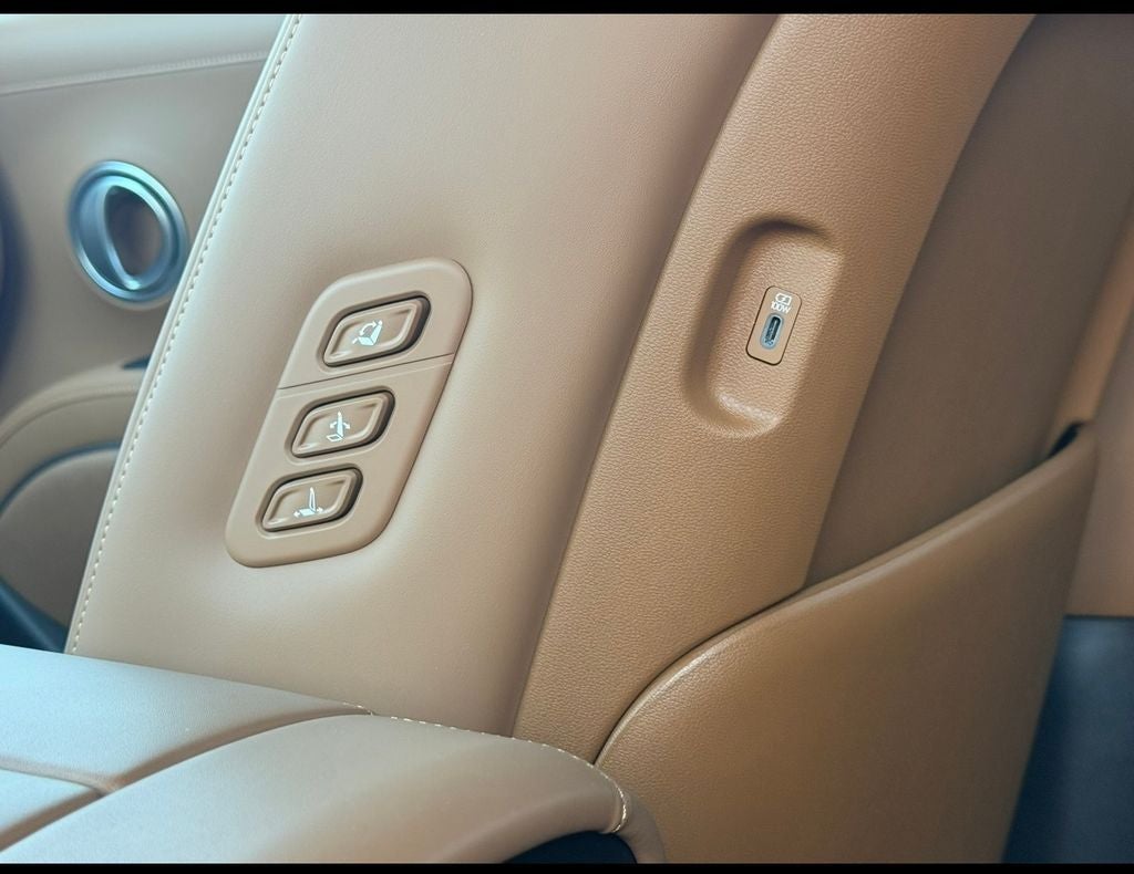2027 Hyundai PALISADE SEL 7 Passenger