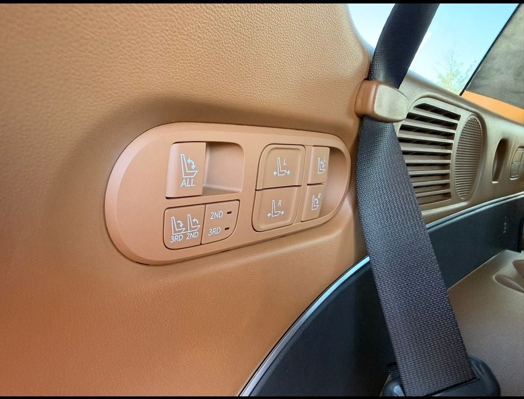 2027 Hyundai PALISADE SEL 7 Passenger