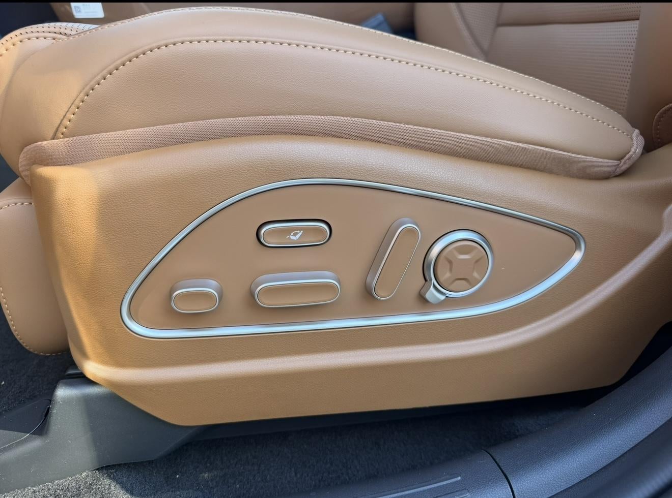 2027 Hyundai PALISADE SEL 7 Passenger