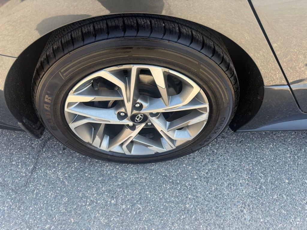 2022 Hyundai SONATA SEL